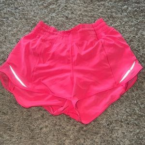 Lululemon hotty hot high - rise lines short 2.5”